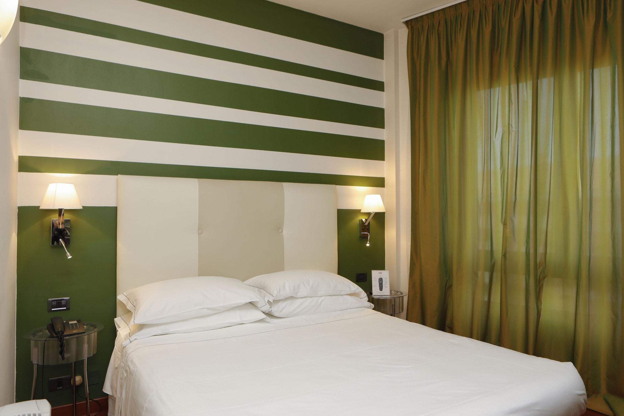 Lancaster Hotel 4*