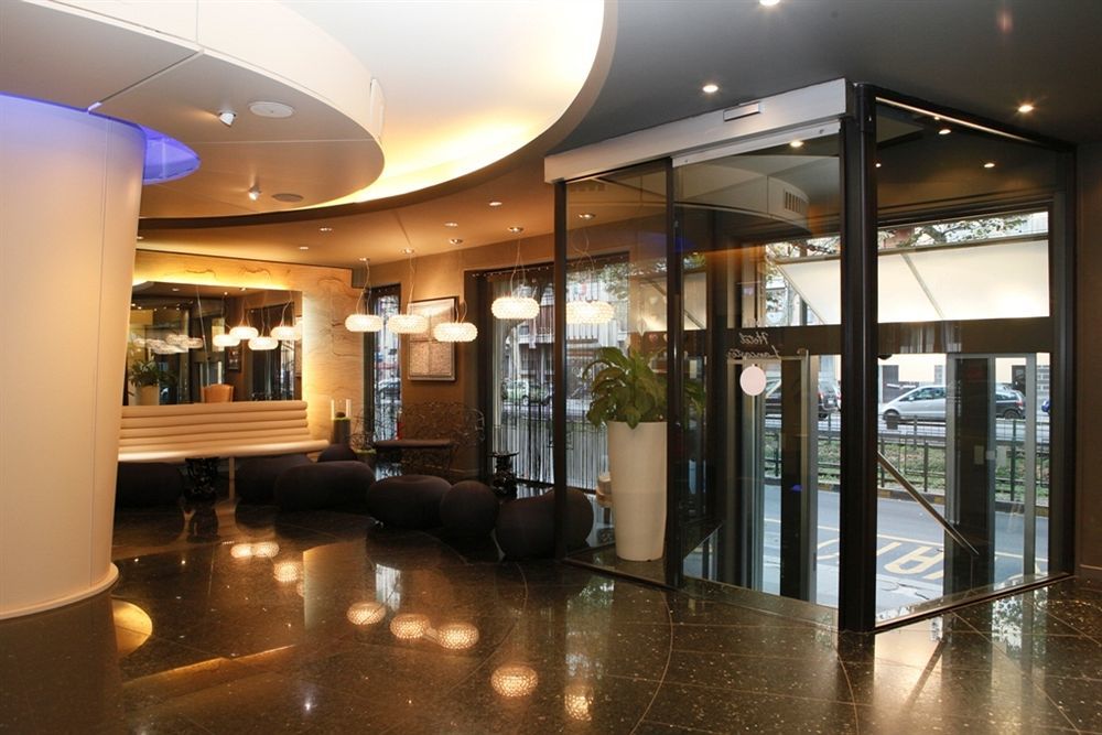 Lancaster 4*