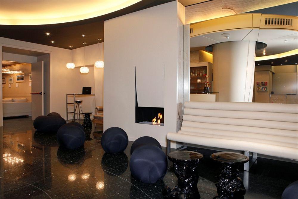 Lancaster Hotel